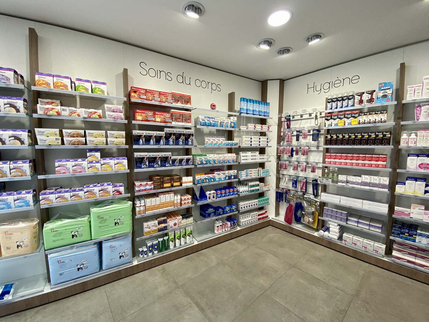 Pharmacie Pavageau interieur (4)